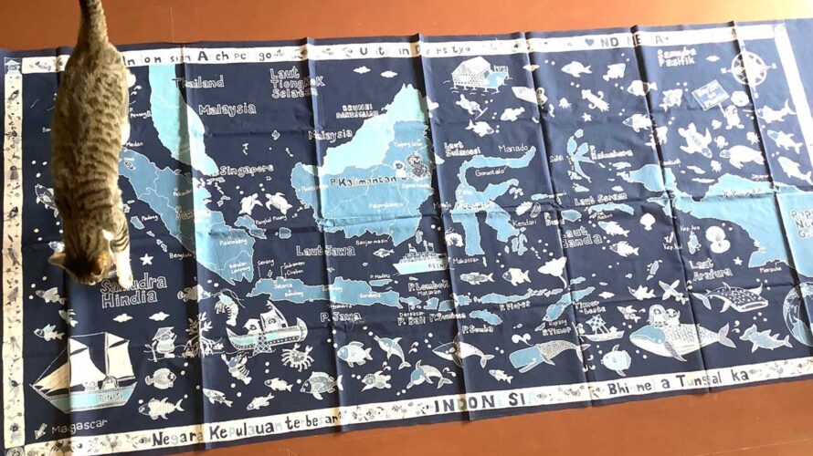 バティックのインドネシア地図（スタジオ・パチェ、アアット）