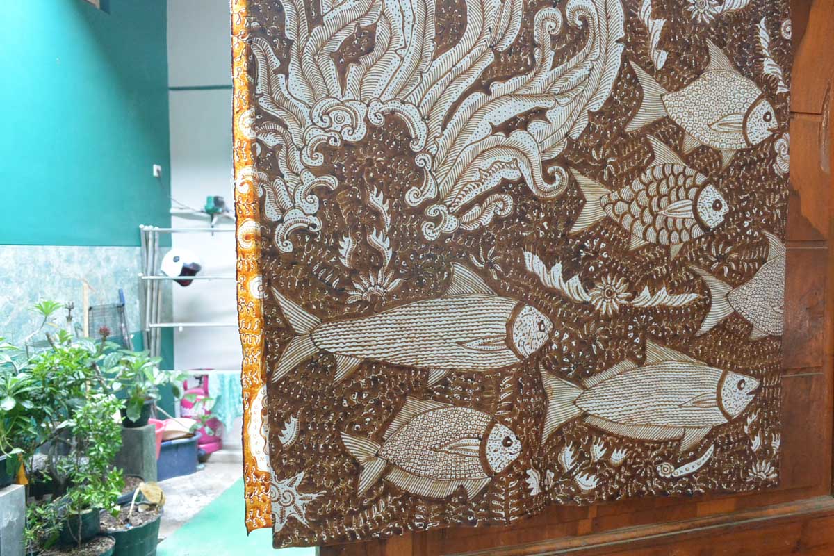 蝋描きをした「魚バティック」