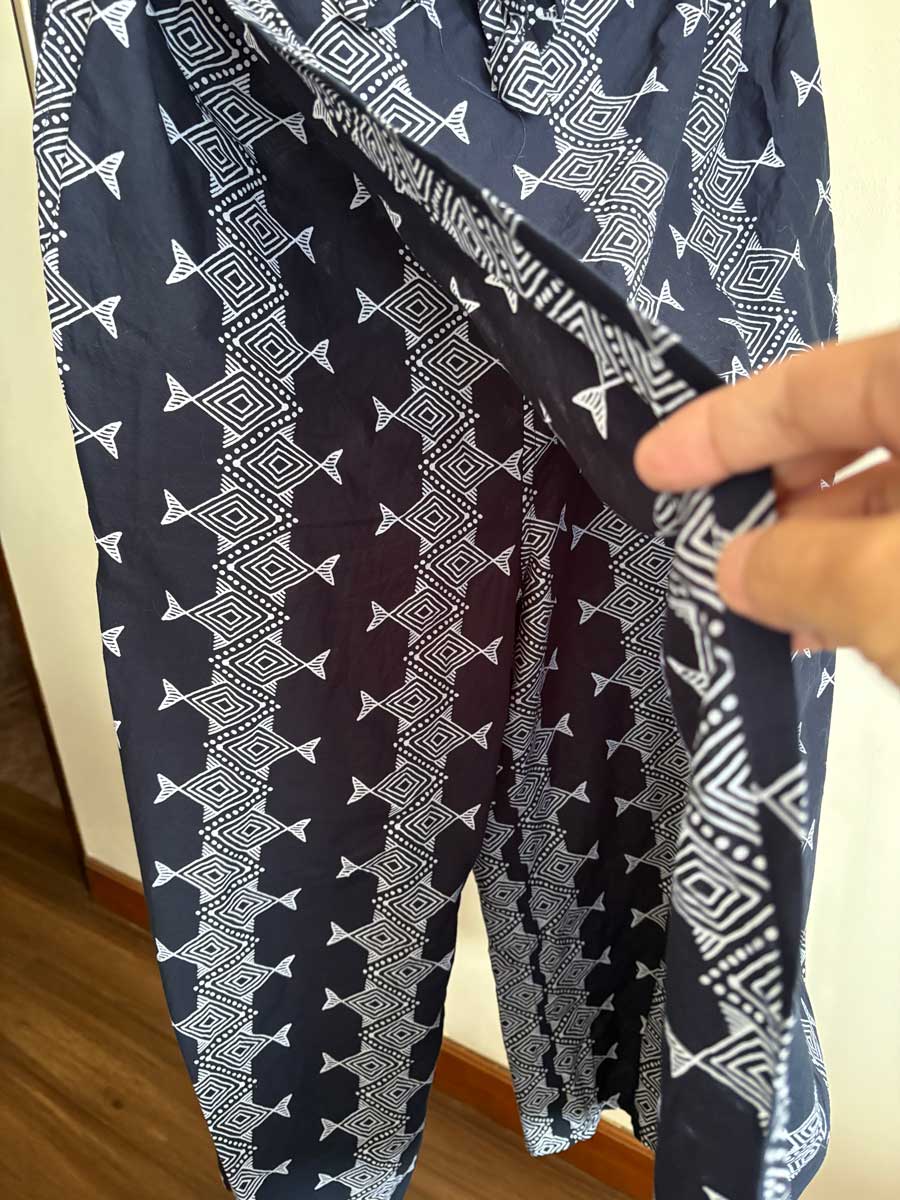 布をめくると、中はパンツ