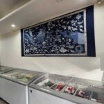 賀集さんの地図バティック、松戸のインドネシア食品店に！