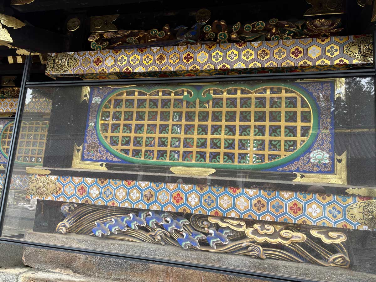 下の、波と鳥の模様がすてき