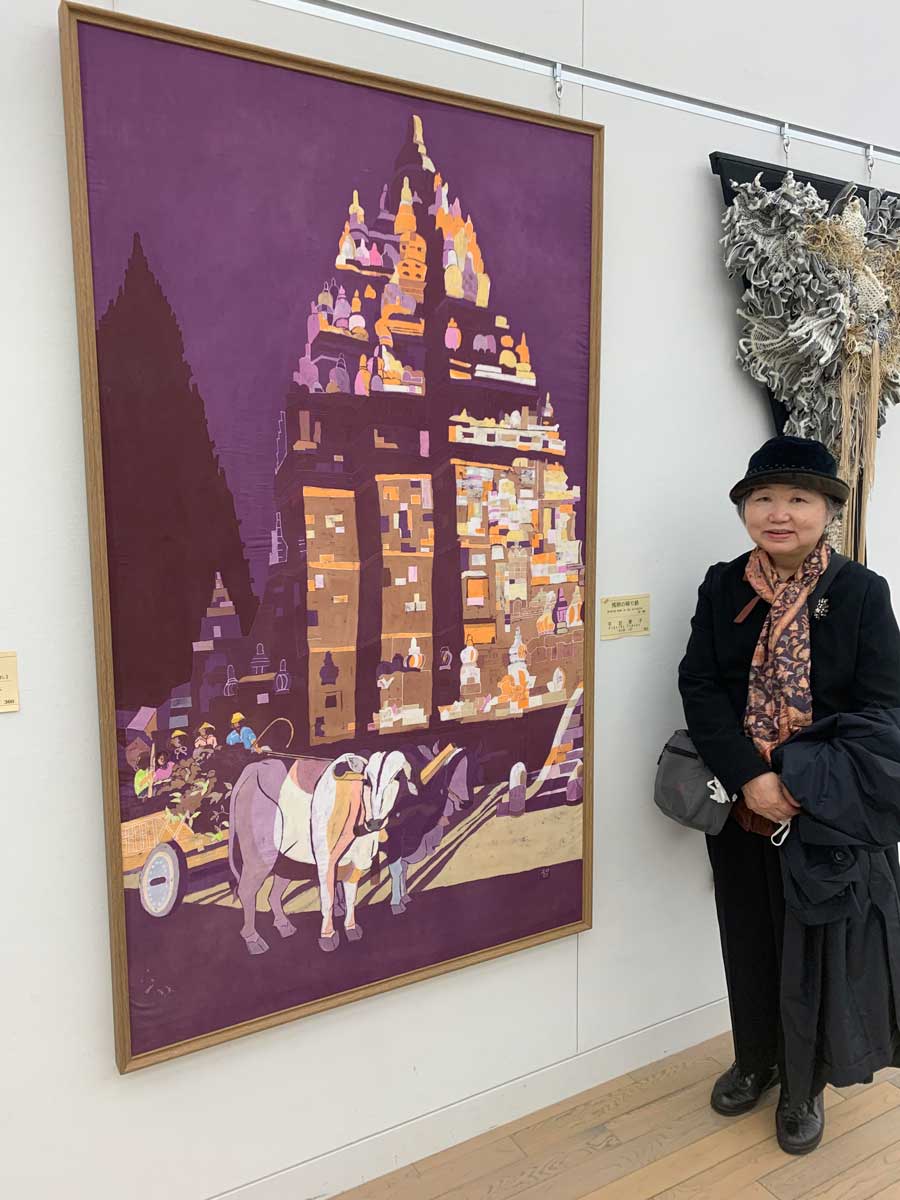 平岩智子さんと日展入選作品「残照の帰り路」